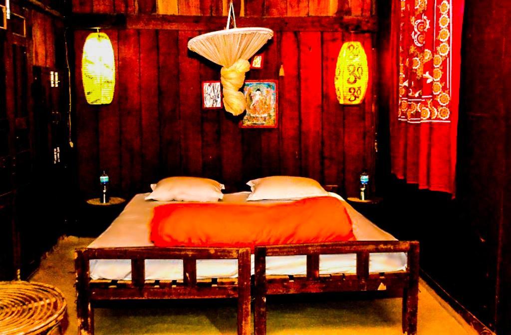 Shanta Ghar A Rustic Guesthouse Chitwan Extérieur photo