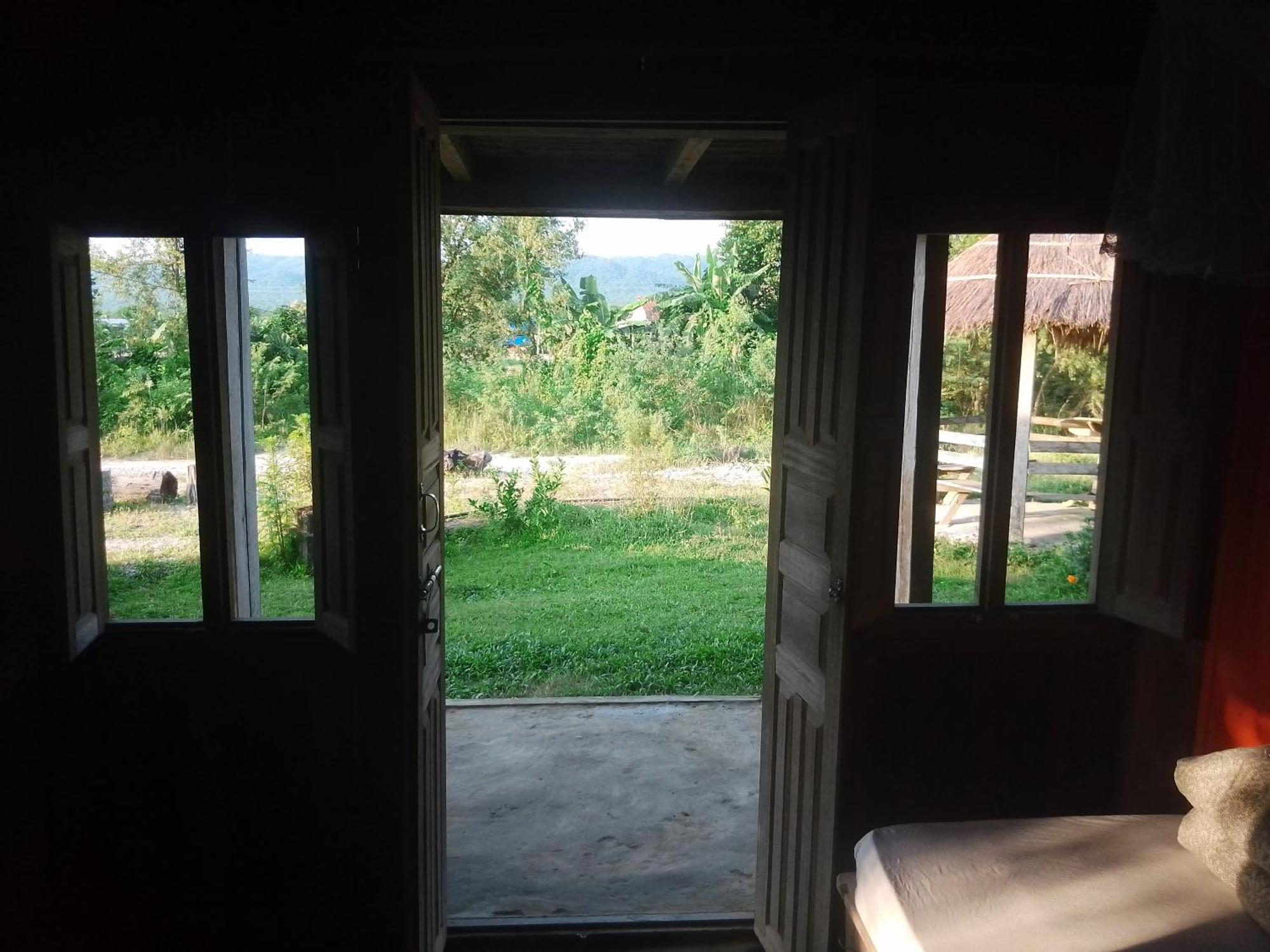 Shanta Ghar A Rustic Guesthouse Chitwan Extérieur photo