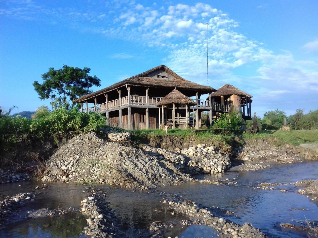 Shanta Ghar A Rustic Guesthouse Chitwan Extérieur photo